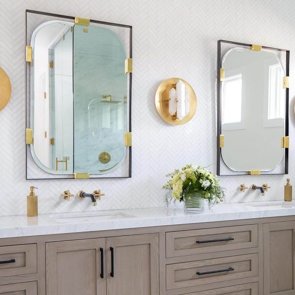 Black and Gold Wall Mounted Bathroom Sink Faucet 2
